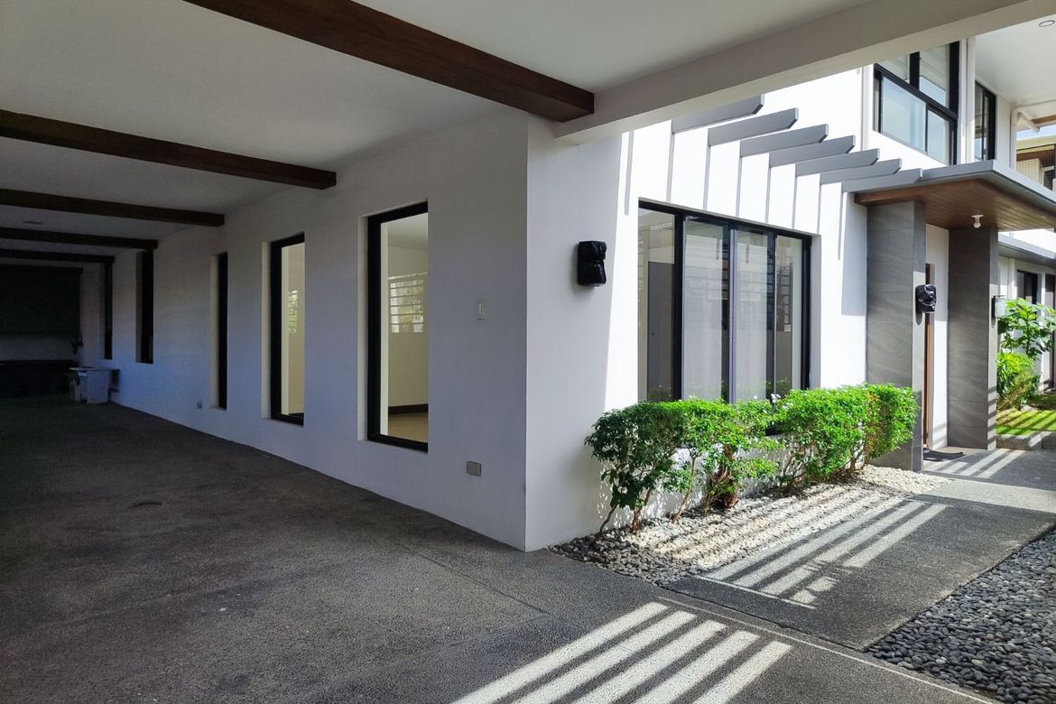 4 Bedroom House for Sale in BF Homes, Parañaque, Metro Manila – photo 3