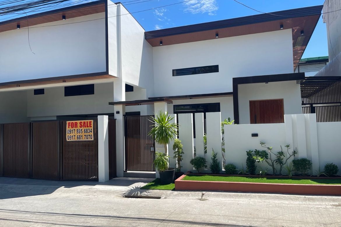 4 Bedroom House for Sale in BF Homes, Parañaque, Metro Manila