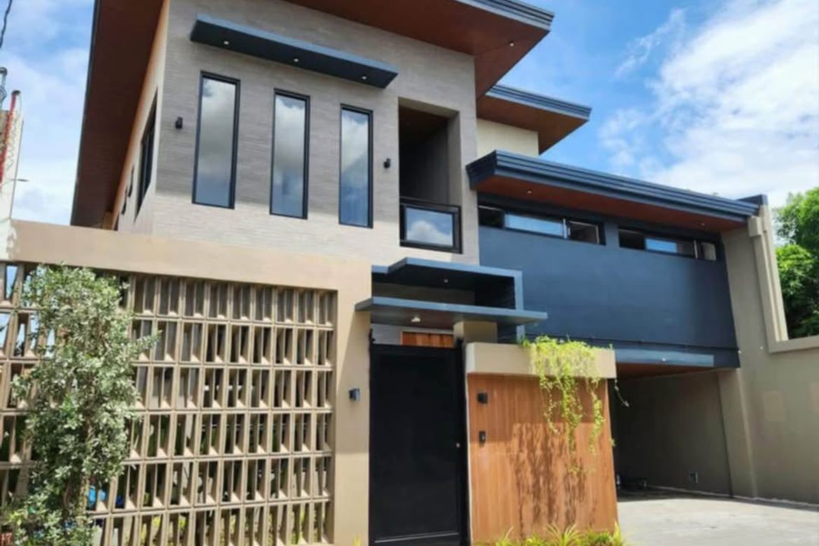 4 Bedroom House for Sale in BF Homes, Parañaque, Metro Manila