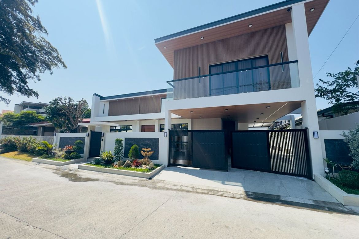4 Bedroom House for Sale in BF Homes, Parañaque, Metro Manila – photo 2