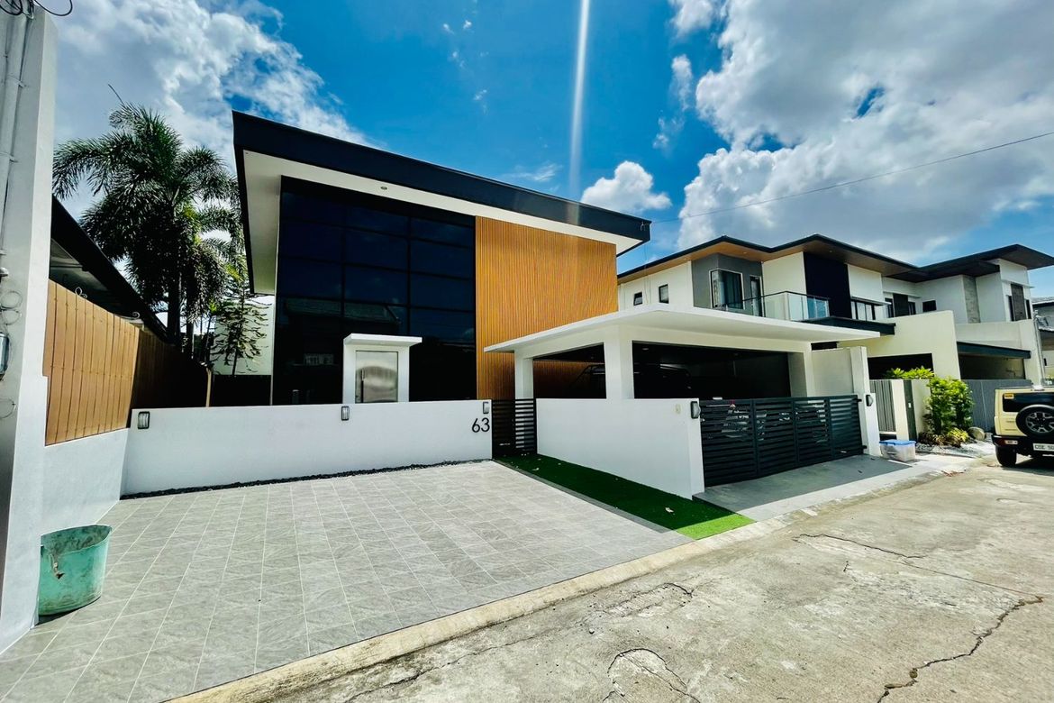 4 Bedroom House for Sale in BF Homes, Parañaque, Metro Manila – photo 2