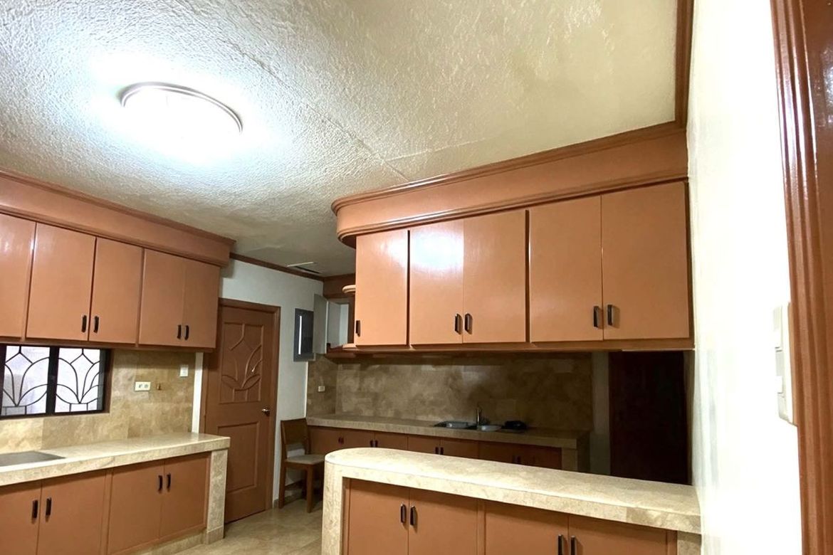 4 Bedroom House for Sale in BF Homes, Parañaque, Metro Manila – photo 3