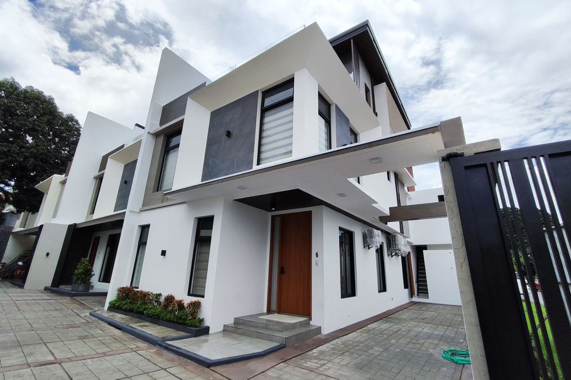 4 Bedroom House for Sale in BF Homes, Parañaque, Metro Manila – photo 2