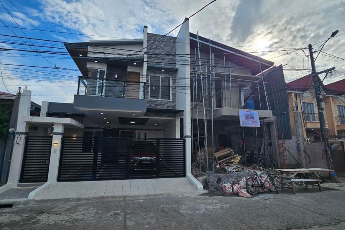 4 Bedroom House for Sale in BF Resort Village, Talon Dos, Las Piñas, Metro Manila