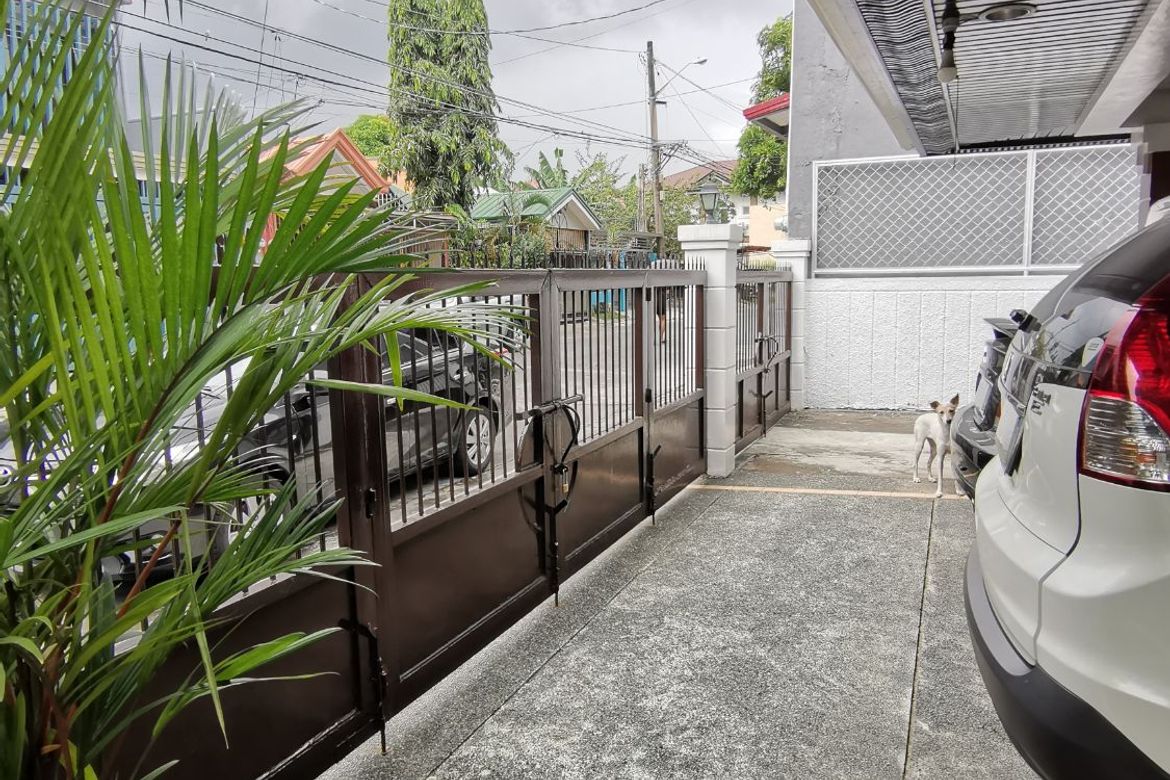 4 Bedroom House for Sale in BF Resort Village, Talon Dos, Las Piñas, Metro Manila – photo 2