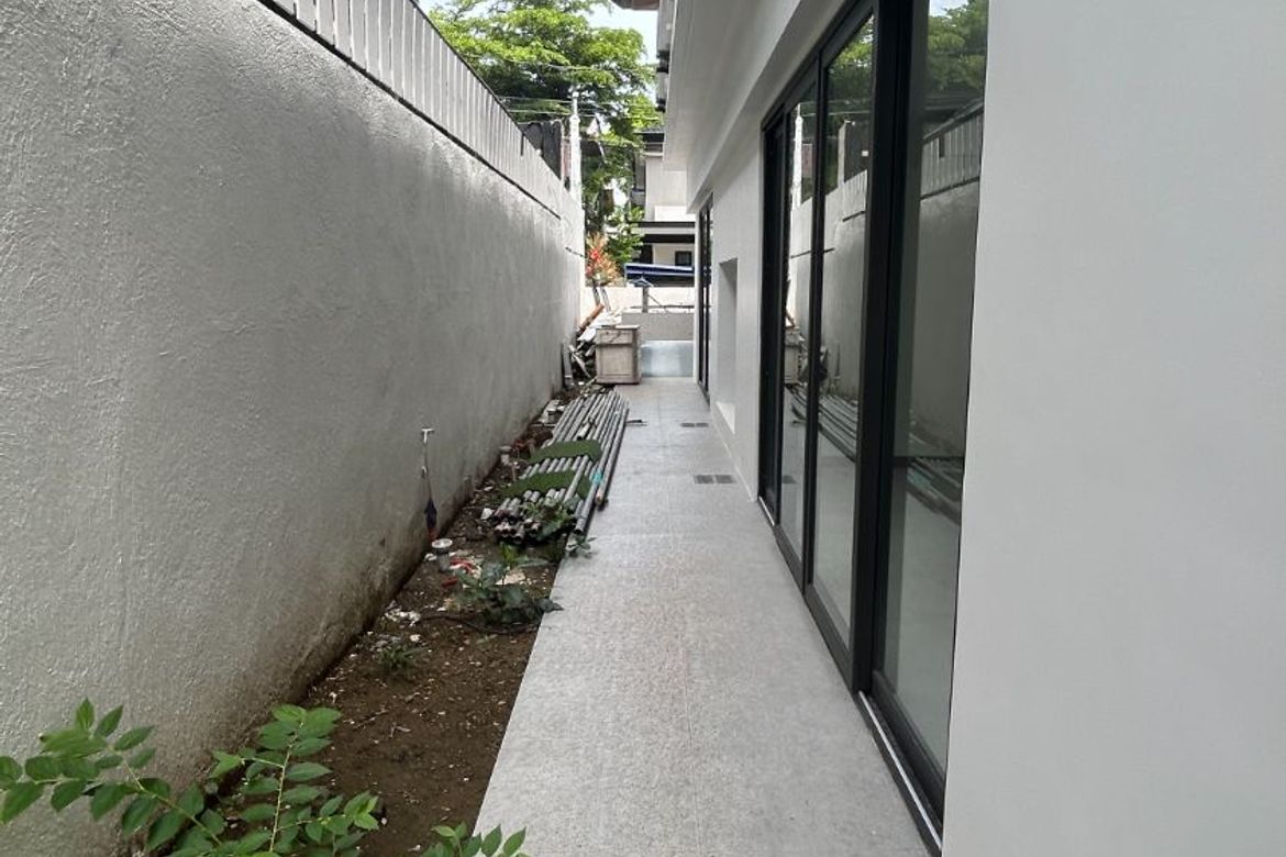 4 Bedroom House for Sale in BGC, Taguig, Metro Manila – photo 6