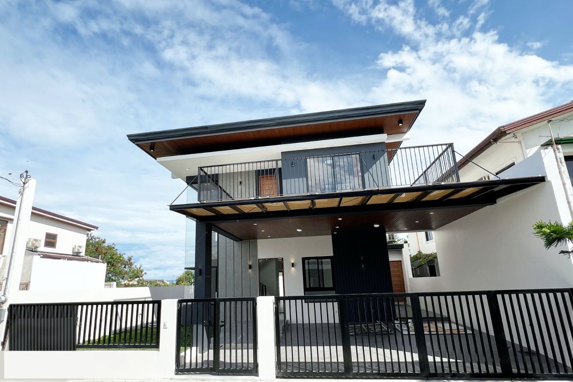 4 Bedroom House for Sale in Biñan, Laguna