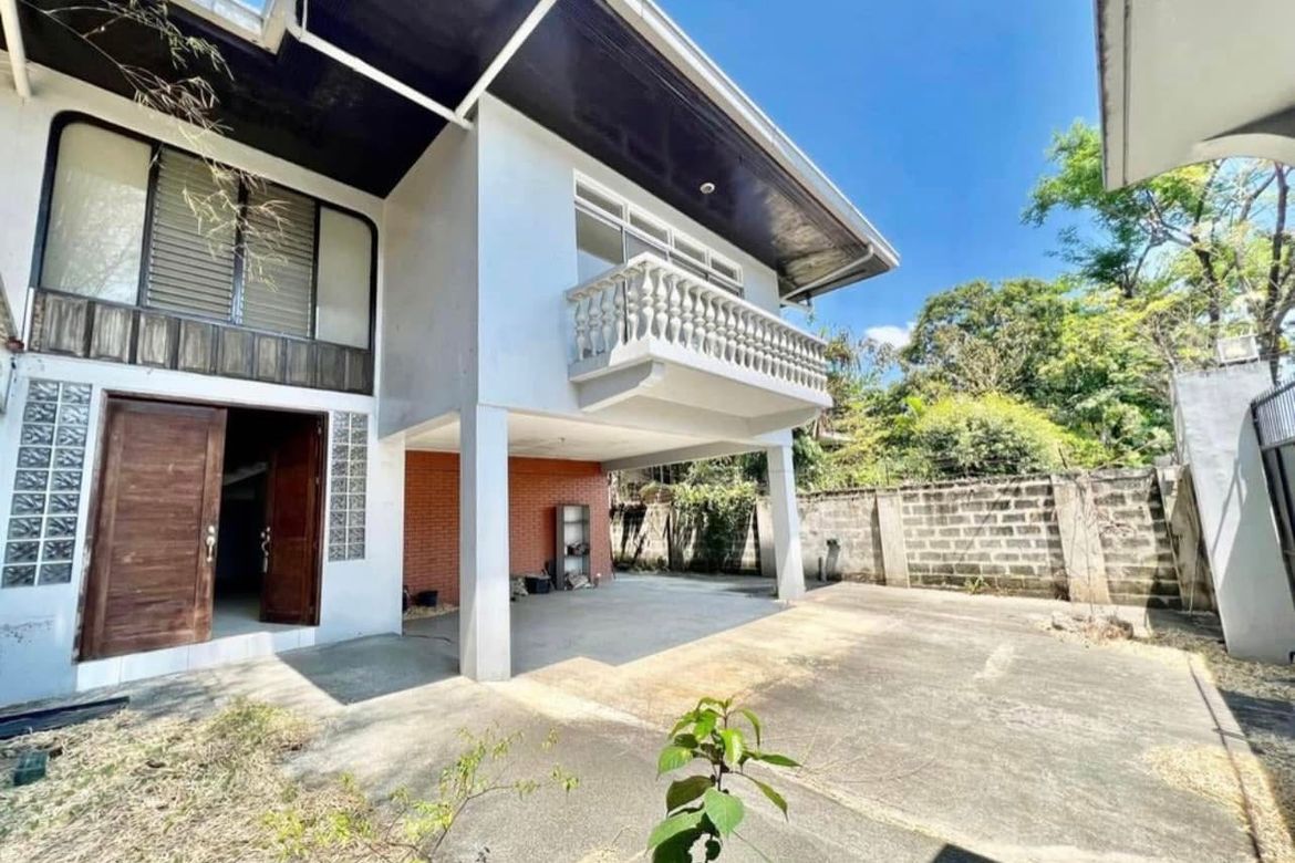 4 Bedroom House for Sale in Blue Ridge A, Quezon City, Metro Manila
