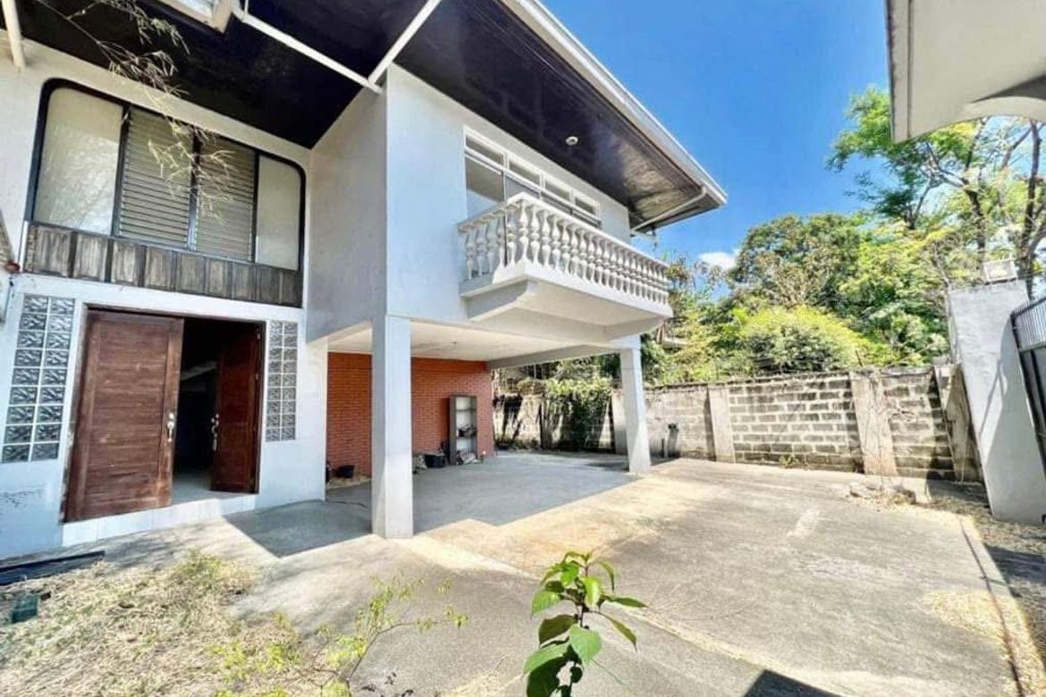 4 Bedroom House for Sale in Blue Ridge A, Quezon City, Metro Manila