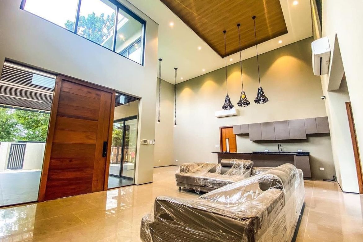 4 Bedroom House for Sale in Cabilang Baybay, Carmona, Cavite