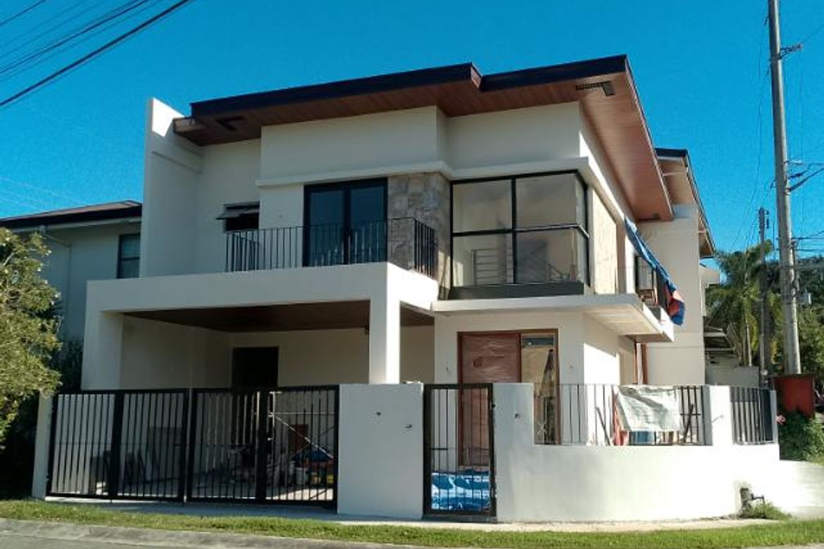 4 Bedroom House for Sale in Canlubang, Calamba, Laguna