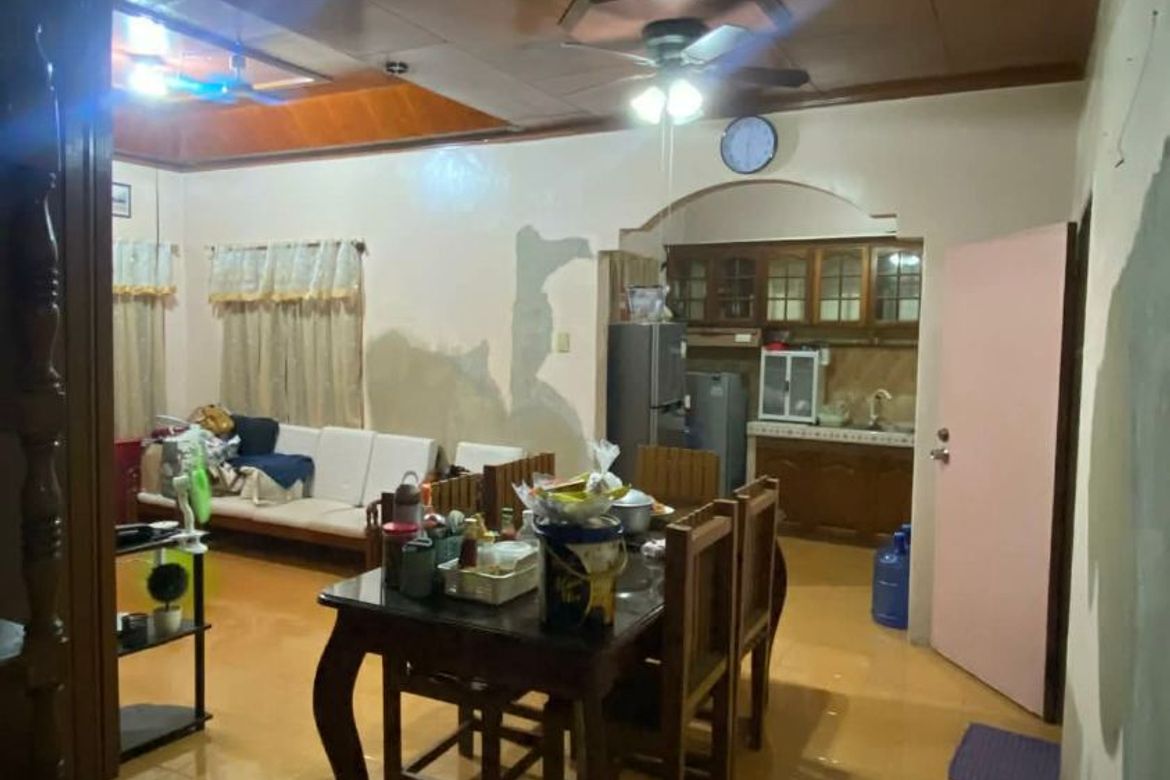 4 Bedroom House for Sale in Central Poblacion, Naga, Cebu – photo 6
