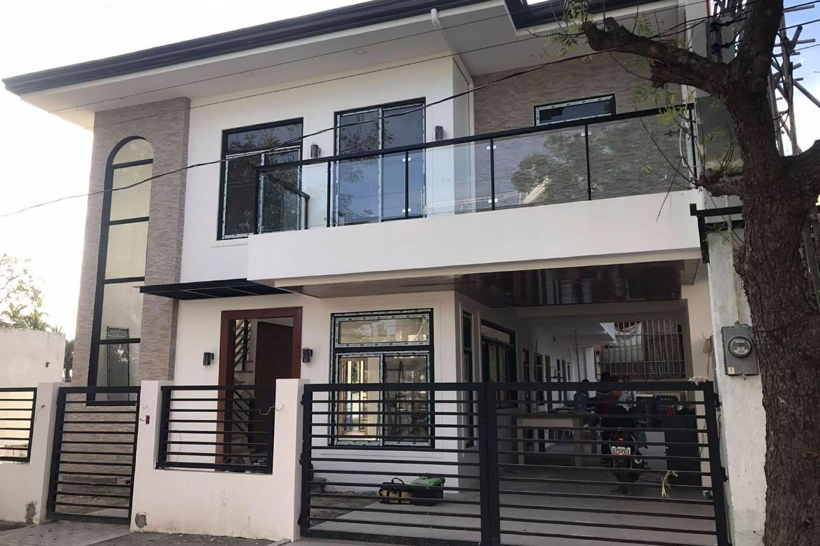 4 Bedroom House for Sale in Corona Del Mar, Pooc, Talisay, Cebu