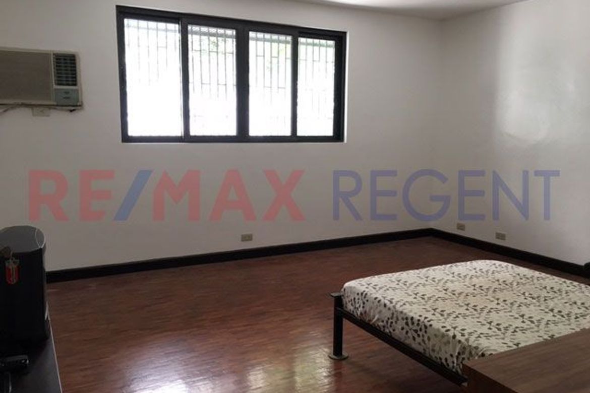 4 Bedroom House for Sale in Dasmariñas North, Makati City near MRT-3 Ayala – photo 8