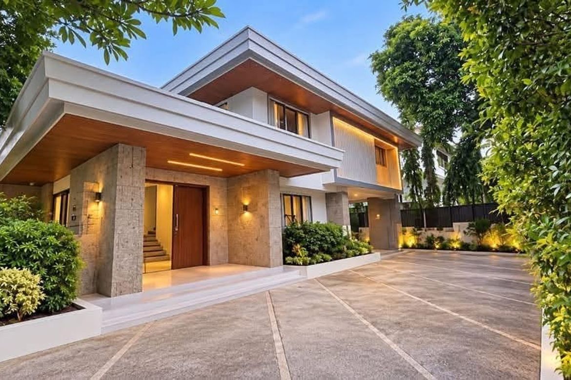 4 Bedroom House for Sale in Dasmariñas North, Makati, Metro Manila near MRT-3 Ayala – photo 2