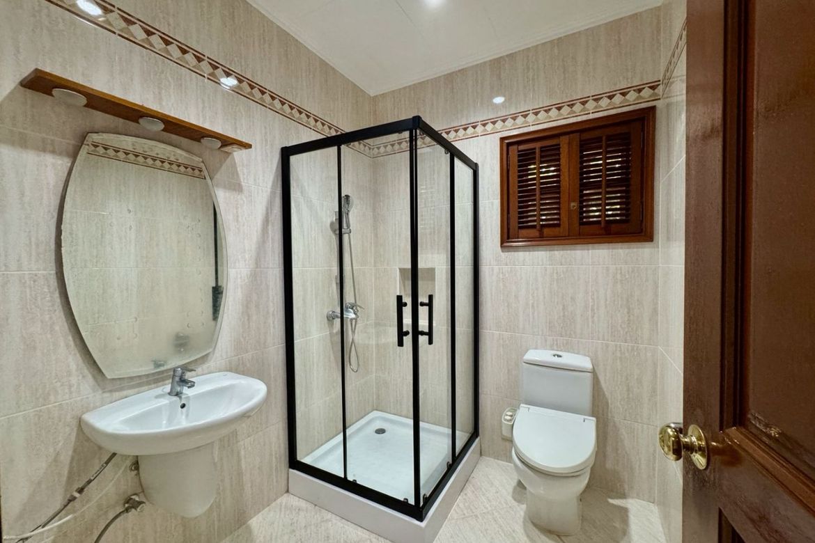 4 Bedroom House for Sale in Dasmariñas Village, Dasmariñas North, Makati, Metro Manila near MRT-3 Magallanes – photo 5