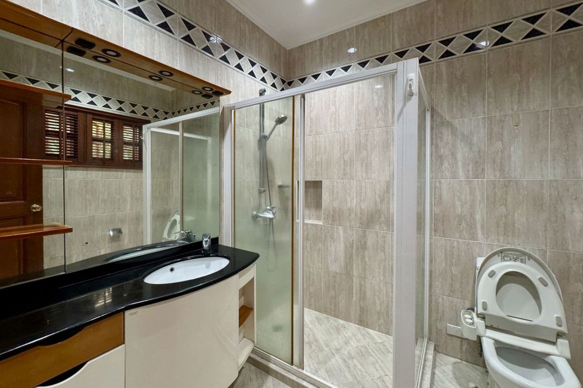 4 Bedroom House for Sale in Dasmariñas Village, Dasmariñas North, Makati, Metro Manila near MRT-3 Magallanes – photo 6