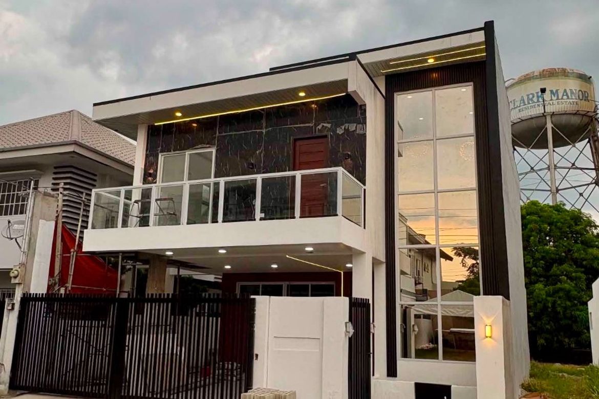 4 Bedroom House for Sale in Dau, Mabalacat, Pampanga
