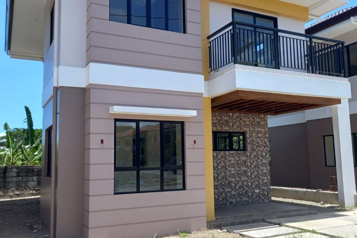 4 Bedroom House for Sale in Dita, Santa Rosa, Laguna – photo 2