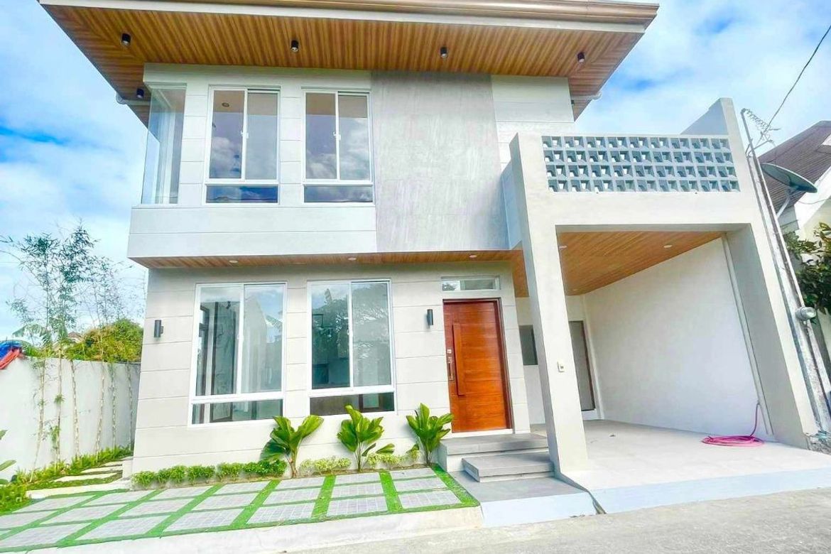 4 Bedroom House for Sale in Don Jose, Santa Rosa, Laguna
