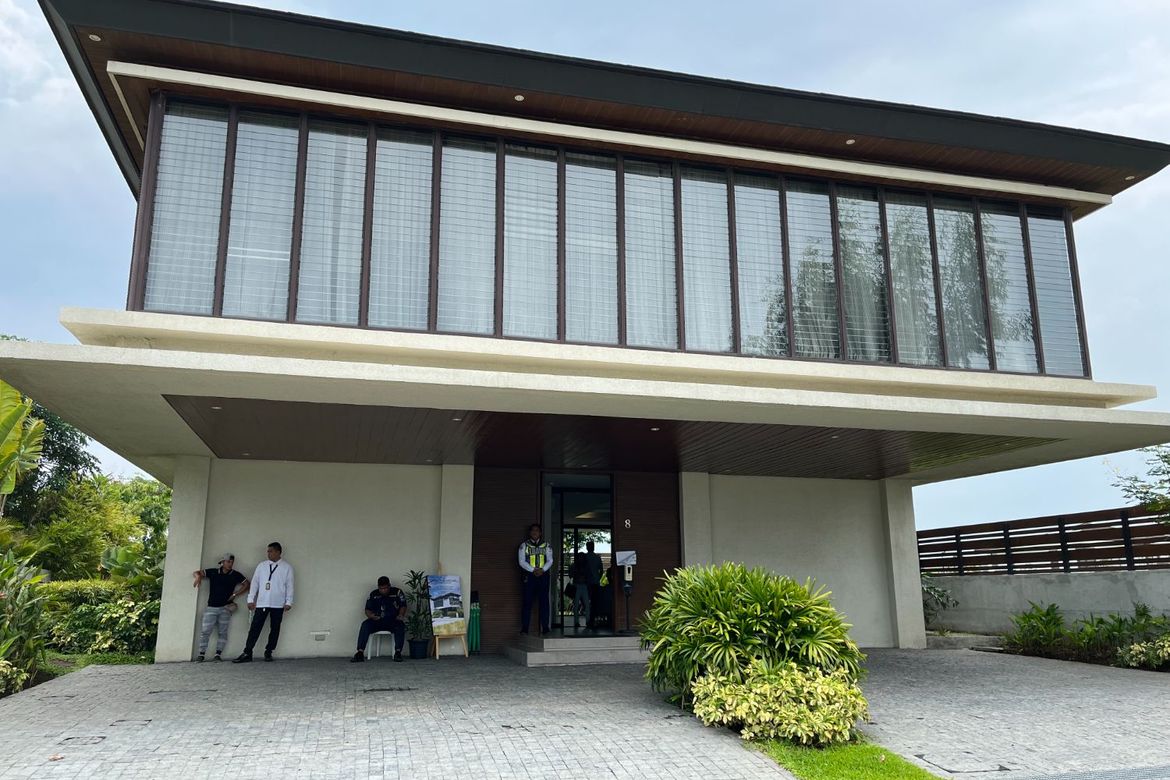 4 Bedroom House for Sale in Don Jose, Santa Rosa, Laguna