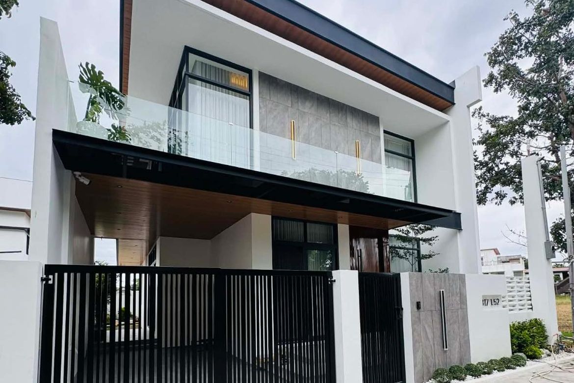 4 Bedroom House for Sale in Duquit, Mabalacat, Pampanga