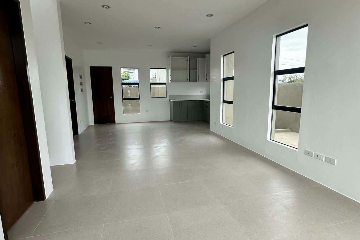 4 Bedroom House for Sale in Estefania, Bacolod, Negros Occidental – photo 2