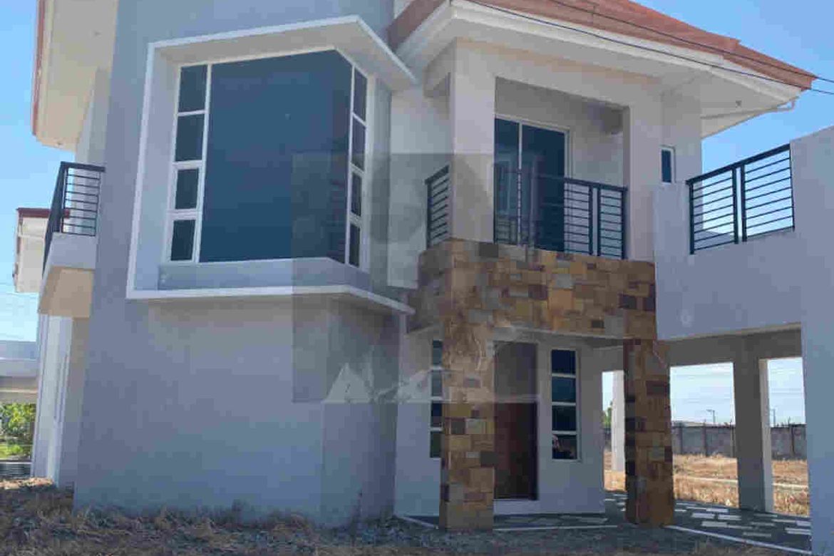 4 Bedroom House for Sale in Estefania, Bacolod, Negros Occidental