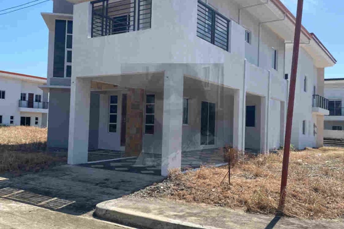 4 Bedroom House for Sale in Estefania, Bacolod, Negros Occidental – photo 2