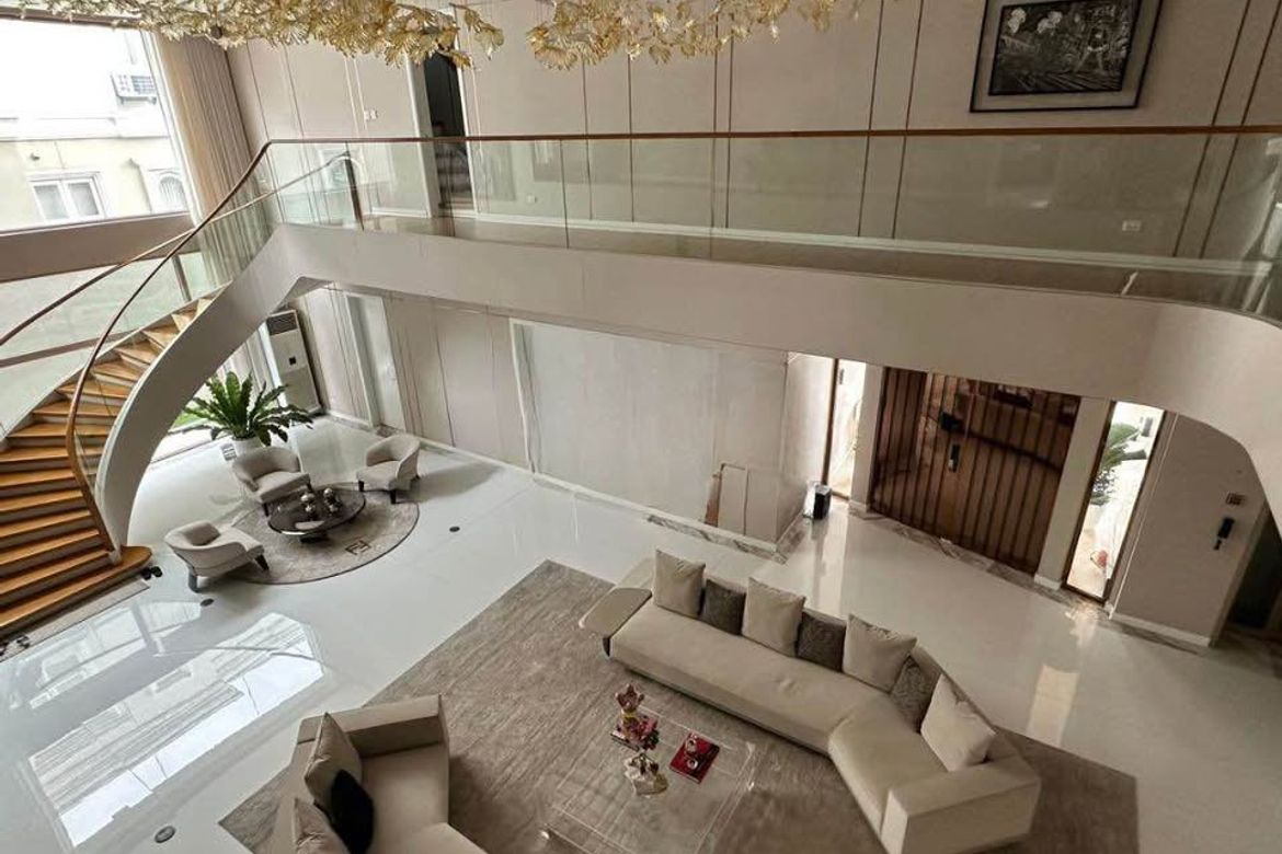4 Bedroom House for Sale in Greenhills, San Juan, Metro Manila near MRT-3 Santolan – photo 2