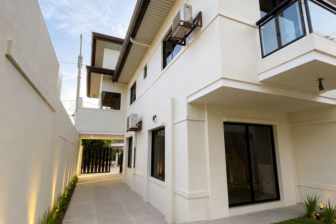 4 Bedroom House for Sale in Greenwoods Executive Village - Cainta, San Andres, Cainta, Rizal – photo 5