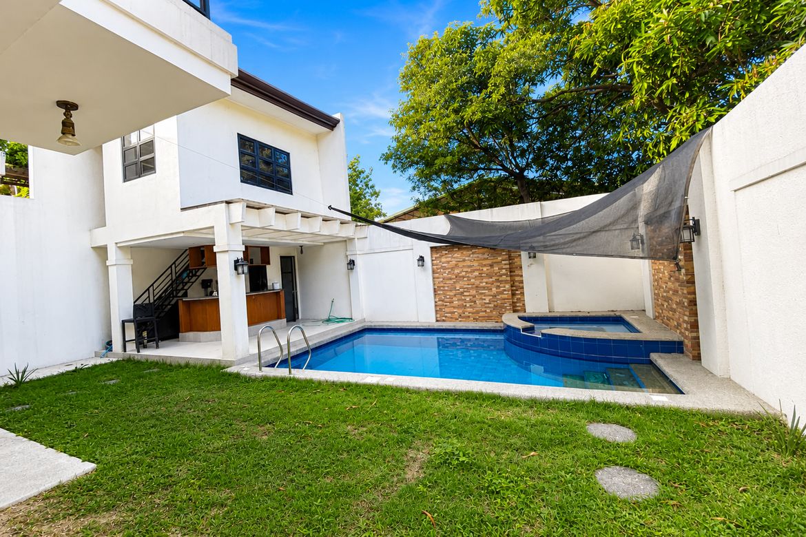 4 Bedroom House for Sale in Greenwoods Executive Village - Cainta, San Andres, Cainta, Rizal – photo 7