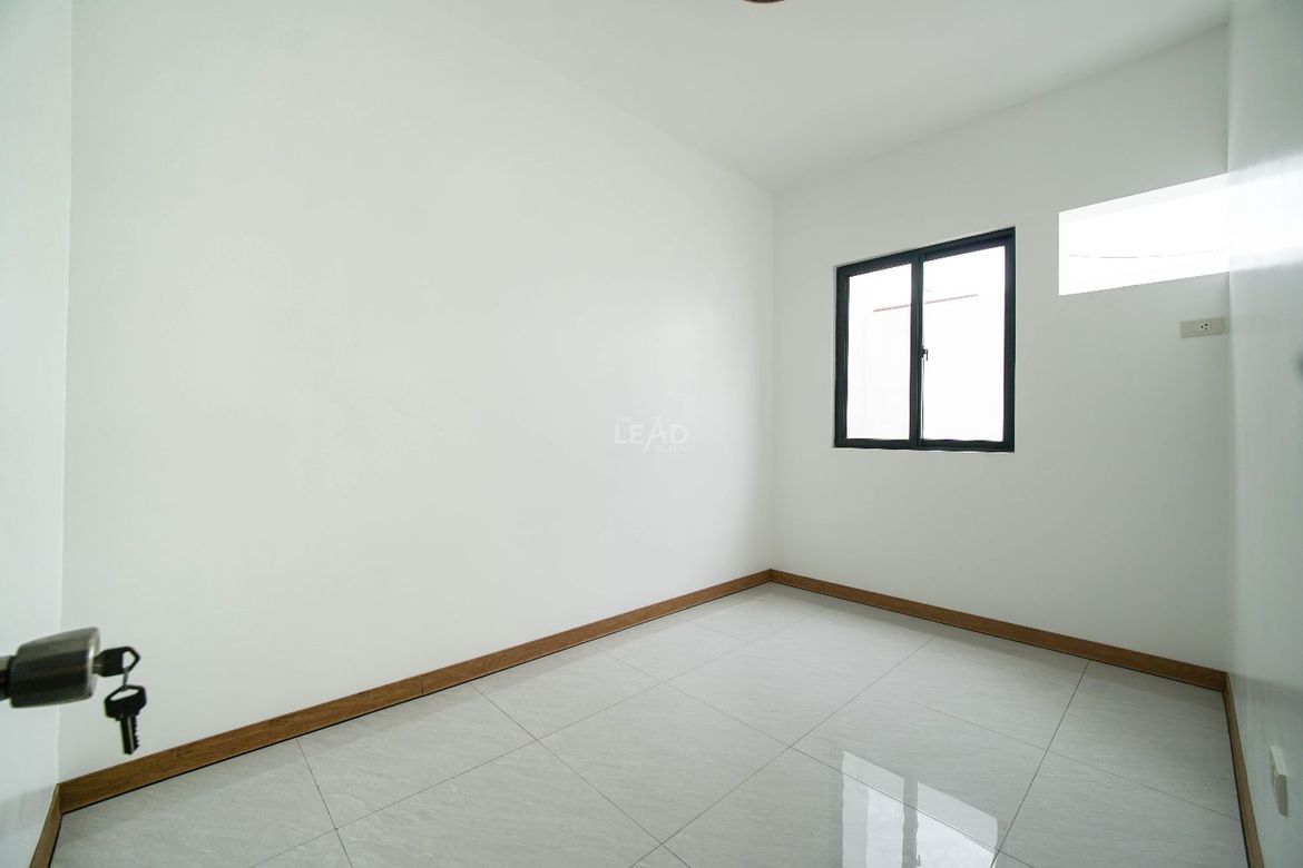 4 Bedroom House for Sale in Greenwoods Executive Village - Cainta, San Andres, Cainta, Rizal – photo 7
