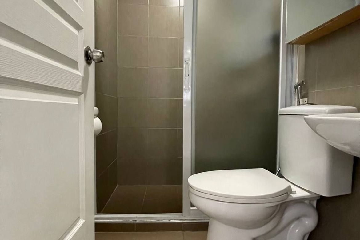 4 Bedroom House for Sale in Greenwoods Executive Village - Cainta, San Andres, Cainta, Rizal – photo 5