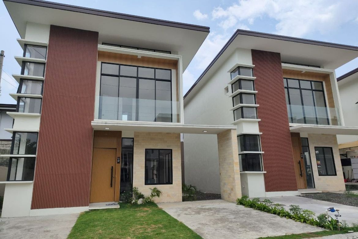 4 Bedroom House for Sale in Guadalupe, Cebu City, Cebu
