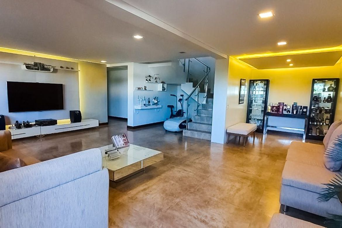 4 Bedroom House for Sale in Guadalupe, Cebu City, Cebu