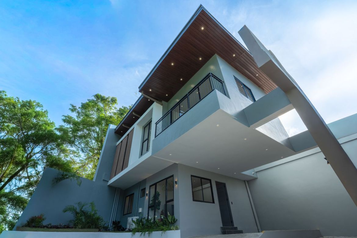4 Bedroom House for Sale in Guadalupe, Cebu City, Cebu