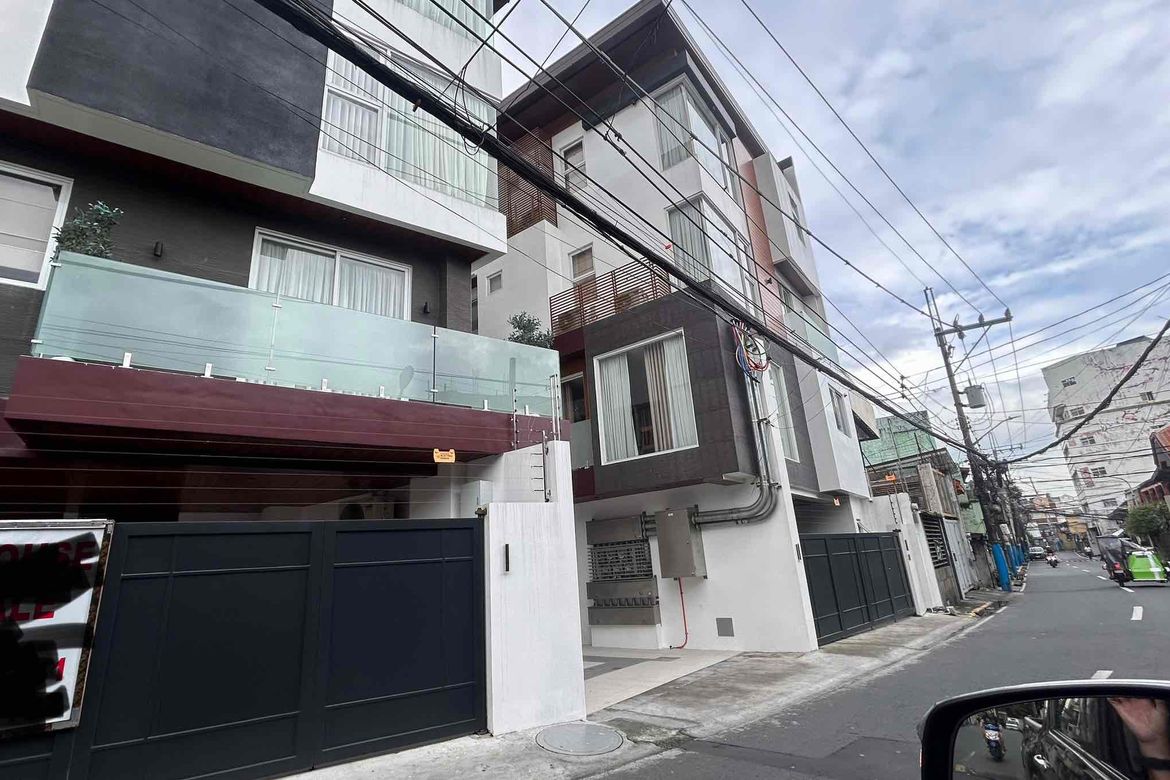4 Bedroom House for Sale in Hagdang Bato Itaas, Mandaluyong, Metro Manila