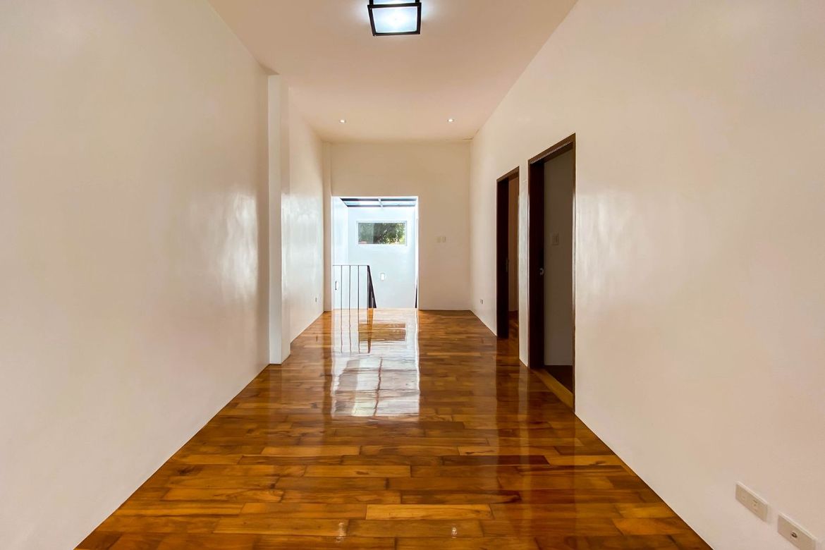 4 Bedroom House for Sale in Holy Spirit, Quezon City, Metro Manila – photo 3