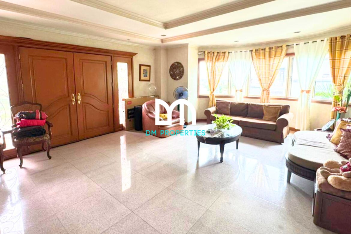 4 Bedroom House for Sale in Industrial Valley, Marikina, Metro Manila near LRT-2 Katipunan