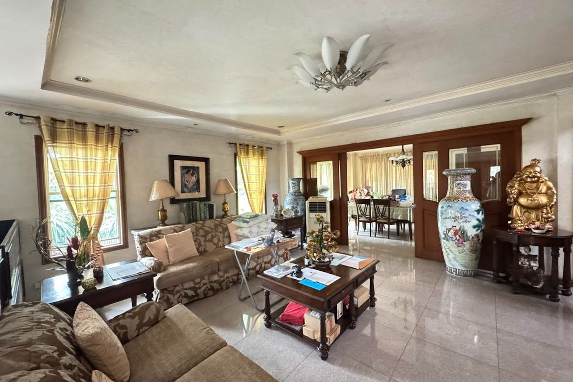 4 Bedroom House for Sale in Industrial Valley, Marikina, Metro Manila near LRT-2 Santolan