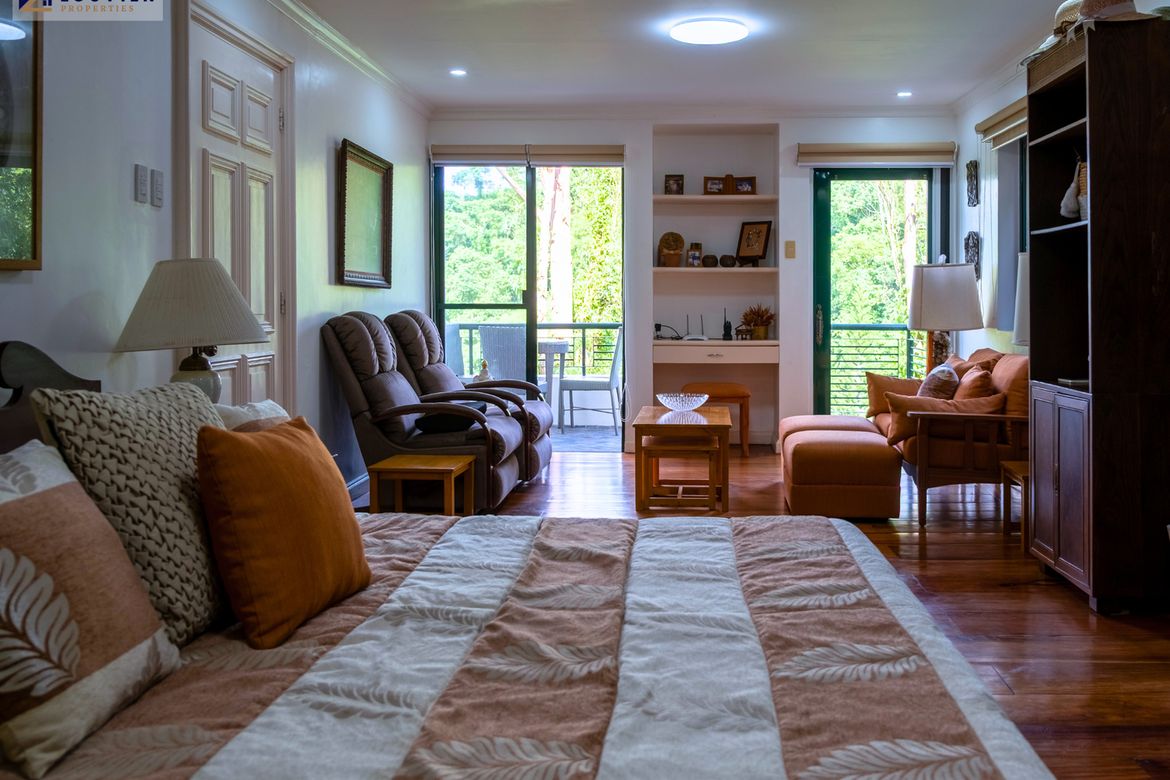 4 Bedroom House for Sale in Iruhin West, Tagaytay, Cavite
