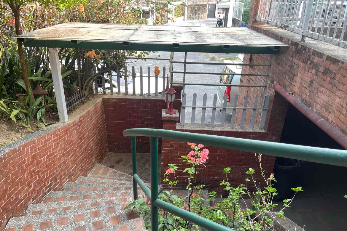 4 Bedroom House for Sale in Kapitolyo, Pasig, Metro Manila – photo 2