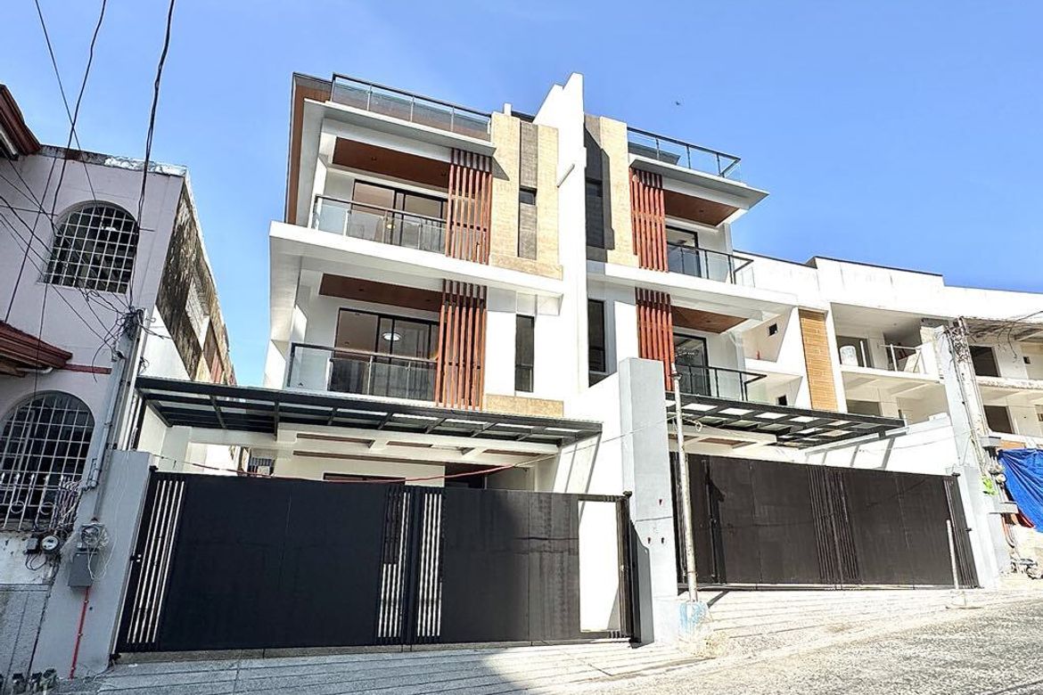 4 Bedroom House for Sale in Kapitolyo, Pasig, Metro Manila