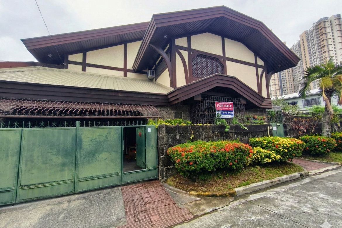 4 Bedroom House for Sale in Kapitolyo, Pasig, Metro Manila