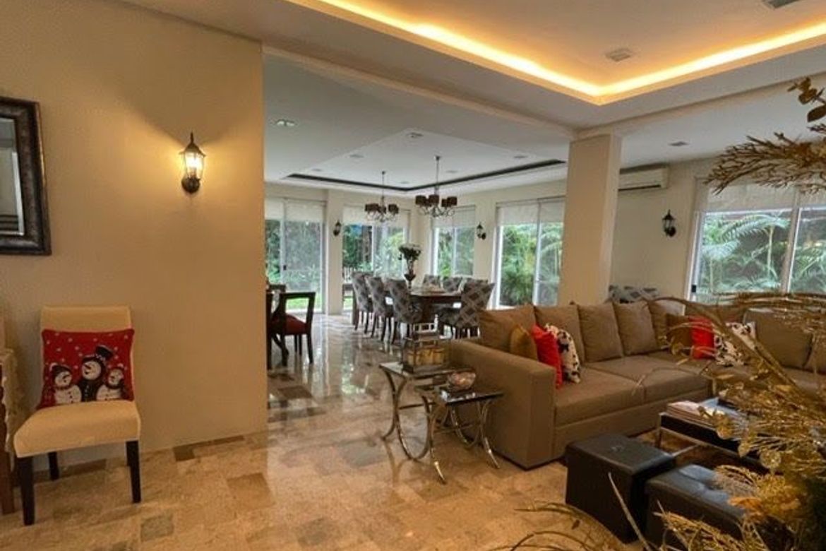 4 Bedroom House for Sale in Kapitolyo, Pasig, Metro Manila