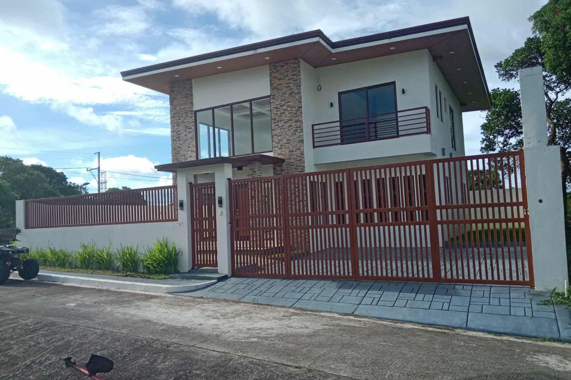 4 Bedroom House for Sale in La Prairie, Amuyong, Alfonso, Cavite