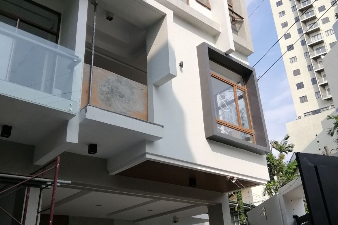 4 Bedroom House for Sale in Little Baguio, San Juan, Metro Manila