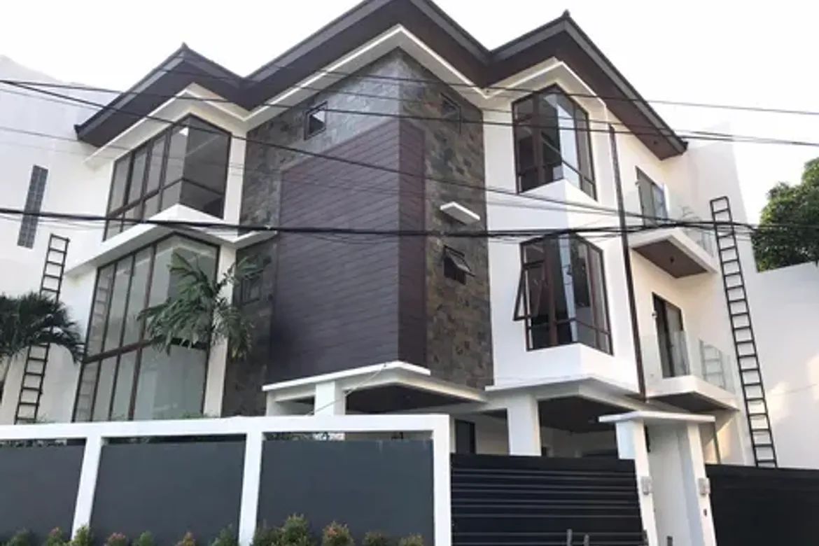 4 Bedroom House for Sale in Little Baguio, San Juan, Metro Manila