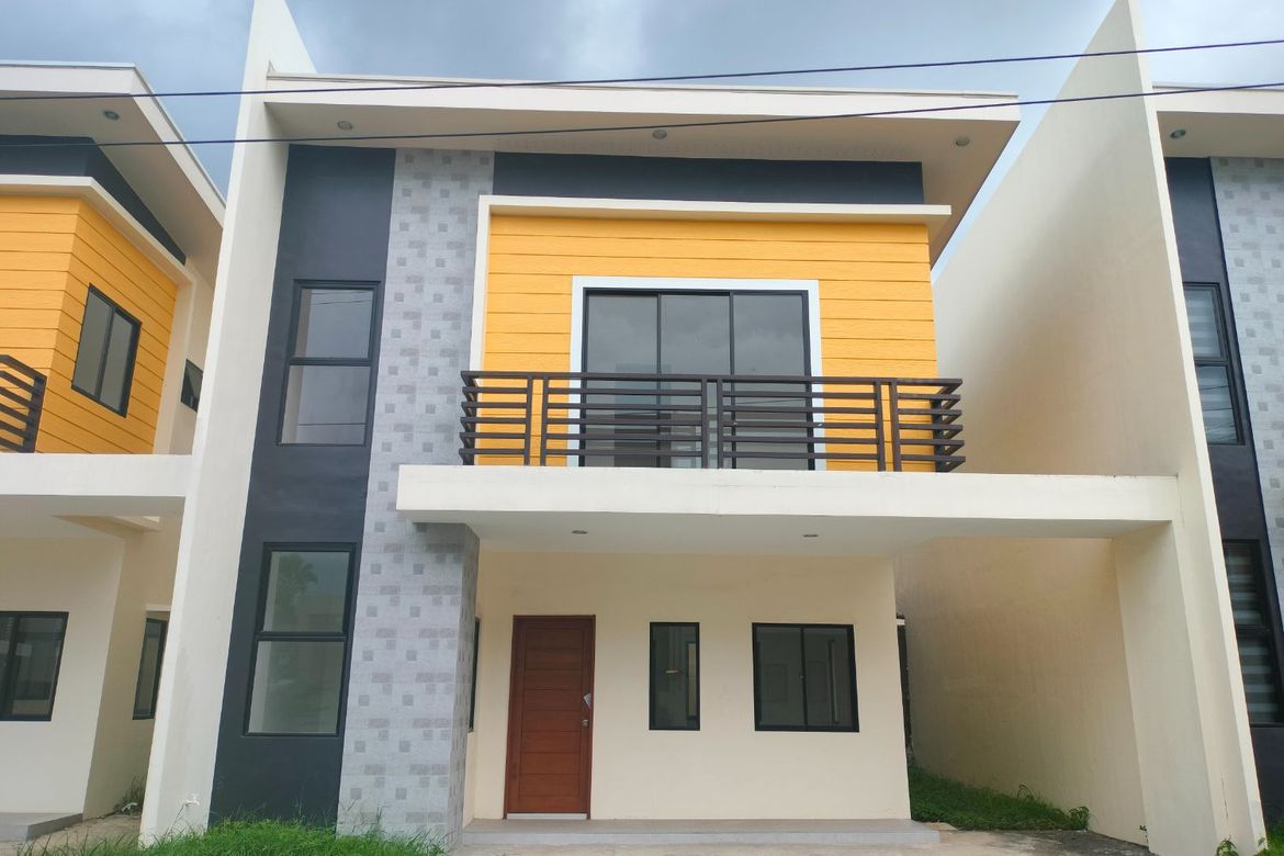 4 Bedroom House for Sale in Looc, Lapu-Lapu, Cebu